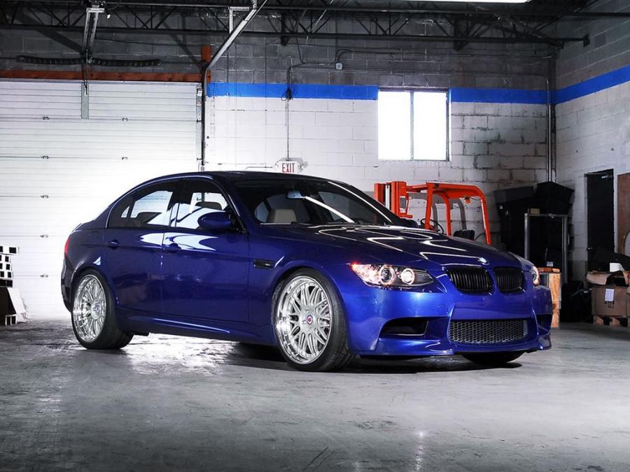  BMW M3 Sedan by IND Distribution 2009 года  (фото 5 из 16)